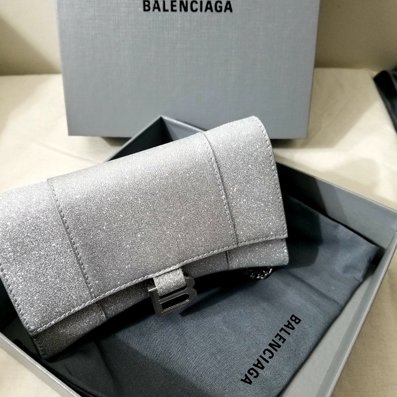 New Authentic balenciaga hourglass wallet on chain - Picture 4 of 6